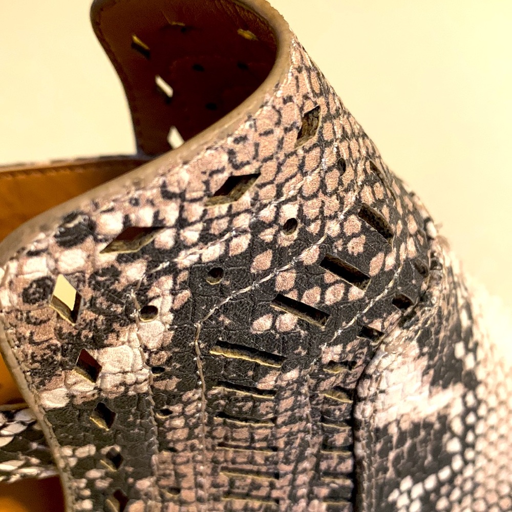 Qupid Snakeskin Pattern Open Toe Booties - Picture 3 of 6